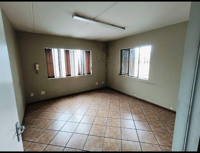 INDUSTRIAL PROPERTY TO RENT IN STORMILL